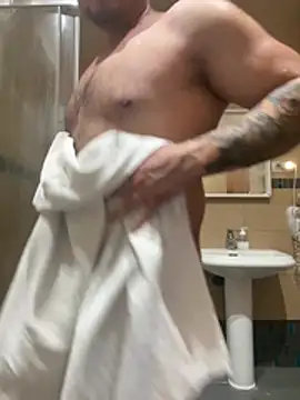 alexandeerr1986 online show from April 2026 06:20:01 PM