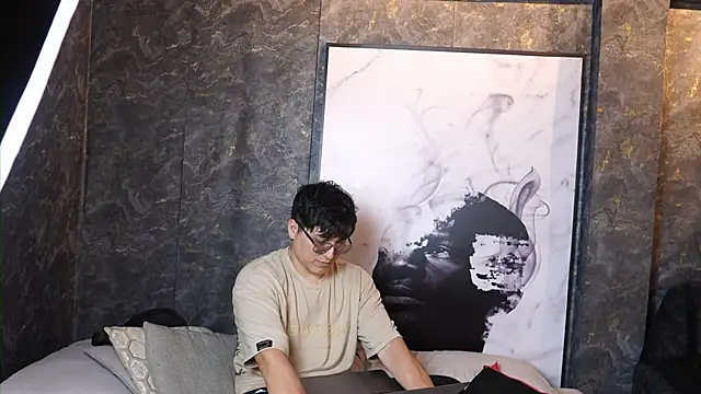 Mia and Belmonth online show from April 2026 06:56:02 PM