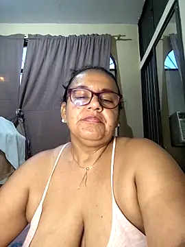 Snapshot of Roxy_77 chatting on March 2026 11:25:01 AM Roxy 77 online show from March 2026 11:25:01 AM