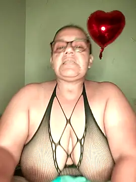 Snapshot of Roxy_77 chatting on March 2026 08:52:01 AM Roxy 77 online show from March 2026 08:52:01 AM