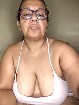 Snapshot of Roxy_77 chatting on March 2026 11:38:01 AM Roxy 77 online show from March 2026 11:38:01 AM