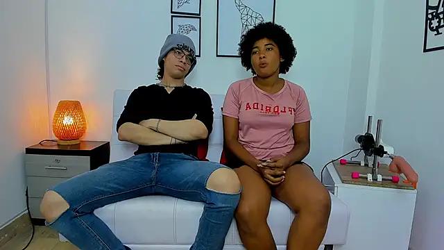 Snapshot of chiki_carm chatting on April 2026 01:22:02 PM chiki carm online show from April 2026 01:22:02 PM