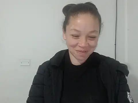 Snapshot of Eliane_cooper21 chatting on July 2026 04:10:02 AM Eliane cooper21 online show from July 2026 04:10:02 AM