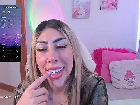 Snapshot of Martina_robertss chatting on June 2026 07:13:01 PM Martina robertss online show from June 2026 07:13:01 PM