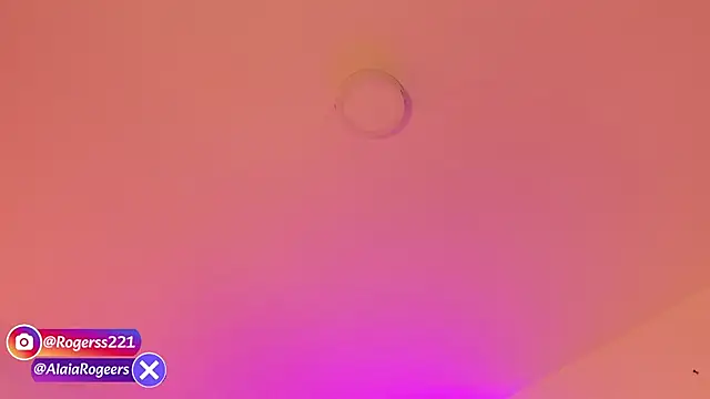 Snapshot of AlaiaRogers chatting on May 2026 10:44:01 AM AlaiaRogers online show from May 2026 10:44:01 AM