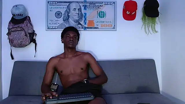 Snapshot of charles_king chatting on March 2026 12:47:01 AM charles king online show from March 2026 12:47:01 AM