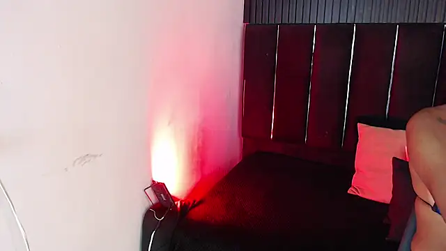 Snapshot of Tiana_Glow2 chatting on April 2026 09:49:02 PM Tiana Glow2 online show from April 2026 09:49:02 PM