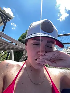 Snapshot of alice_millions chatting on March 2026 06:22:02 PM alice millions online show from March 2026 06:22:02 PM