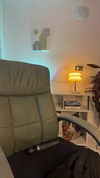 Snapshot of Ginaaa_ chatting on April 2026 12:32:01 AM Ginaaa online show from April 2026 12:32:01 AM