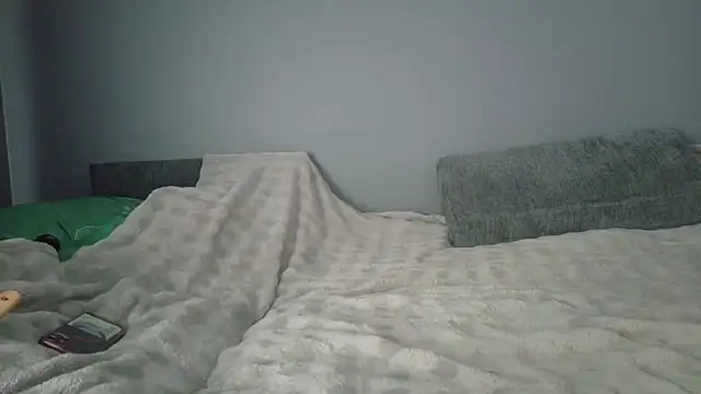 Snapshot of DesireQueen69 chatting on April 2026 07:17:02 AM DesireQueen69 online show from April 2026 07:17:02 AM