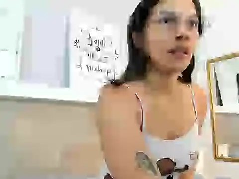 EmmaSanchez  online show from April 2026 08:28:02 PM