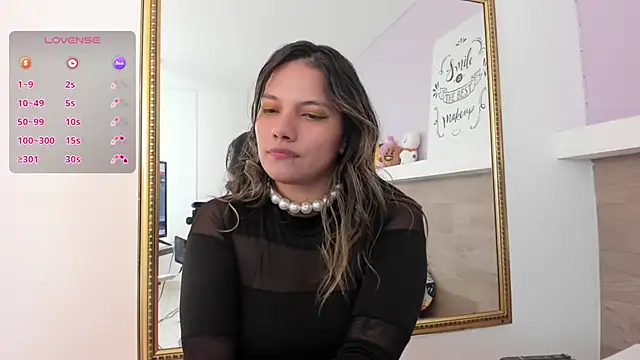 Snapshot of EmmaSanchez_ chatting on April 2026 08:48:02 PM EmmaSanchez online show from April 2026 08:48:02 PM