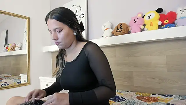 Snapshot of EmmaSanchez_ chatting on May 2026 04:12:01 PM EmmaSanchez online show from May 2026 04:12:01 PM