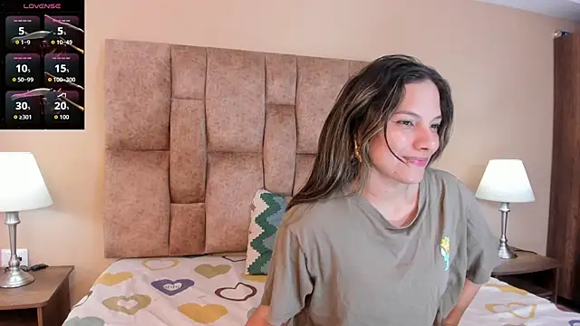 Snapshot of EmmaSanchez_ chatting on May 2026 08:37:01 PM EmmaSanchez online show from May 2026 08:37:01 PM