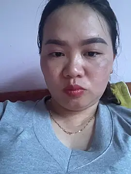 Snapshot of E-ll-A01 chatting on March 2026 02:07:02 AM E-ll-A01 online show from March 2026 02:07:02 AM