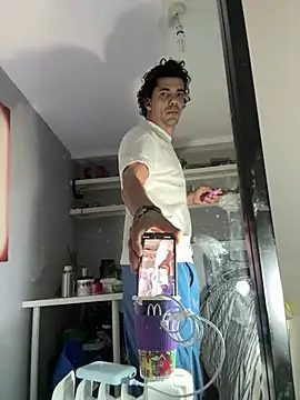 Snapshot of 33taxation chatting on March 2026 01:10:02 AM 33taxation online show from March 2026 01:10:02 AM