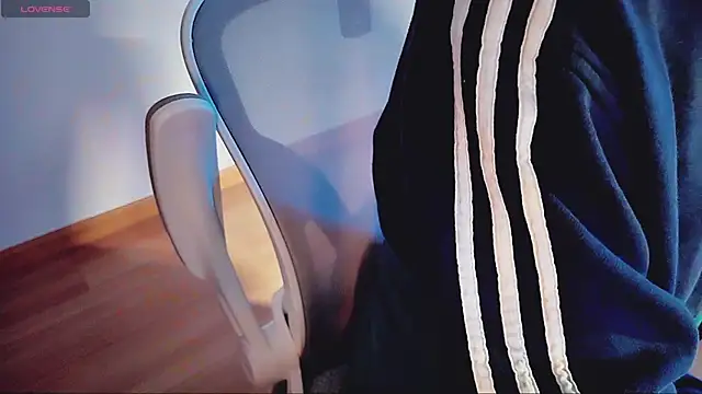 Snapshot of FEIYUS1 chatting on March 2026 02:21:01 PM FEIYUS1 online show from March 2026 02:21:01 PM