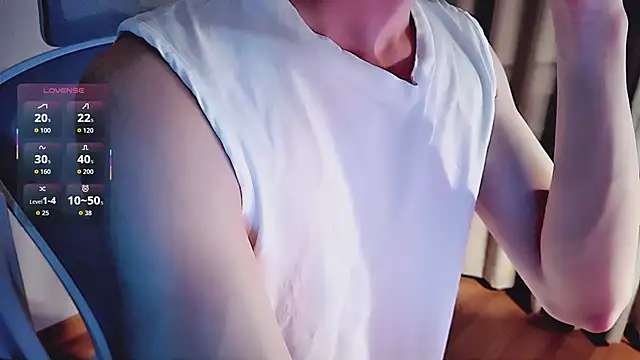 Snapshot of FEIYUS1 chatting on March 2026 02:43:01 PM FEIYUS1 online show from March 2026 02:43:01 PM