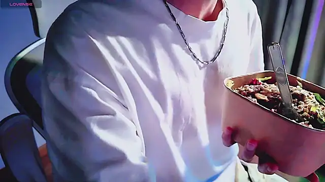 Snapshot of FEIYUS1 chatting on April 2026 01:12:02 PM FEIYUS1 online show from April 2026 01:12:02 PM