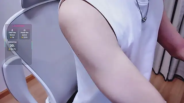 Snapshot of FEIYUS1 chatting on April 2026 02:25:01 PM FEIYUS1 online show from April 2026 02:25:01 PM