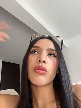 Snapshot of Mia-villalobos chatting on March 2026 02:01:01 PM Mia-villalobos online show from March 2026 02:01:01 PM