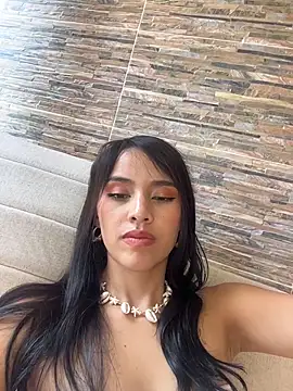 Snapshot of Mia-villalobos chatting on April 2026 04:37:01 PM Mia-villalobos online show from April 2026 04:37:01 PM