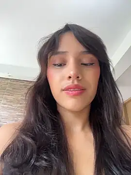 Snapshot of Mia-villalobos chatting on May 2026 03:29:02 PM Mia-villalobos online show from May 2026 03:29:02 PM