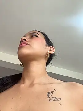 Snapshot of Mia-villalobos chatting on June 2026 05:26:02 PM Mia-villalobos online show from June 2026 05:26:02 PM