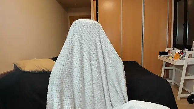 AlexaRayJoel online show from April 2026 07:35:01 AM