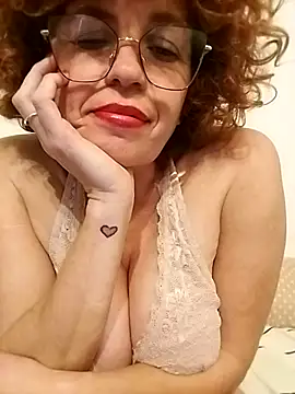 Snapshot of roxybykiss chatting on April 2026 02:04:02 AM roxybykiss online show from April 2026 02:04:02 AM