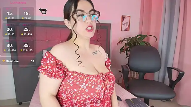 Snapshot of Kiara_noirr chatting on April 2026 11:34:01 AM Kiara noirr online show from April 2026 11:34:01 AM