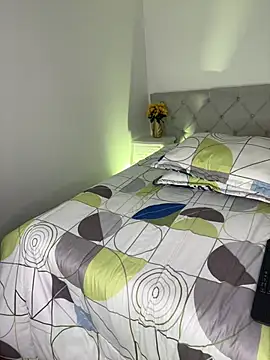 Snapshot of EvaMark_ chatting on April 2026 01:41:01 PM EvaMark online show from April 2026 01:41:01 PM