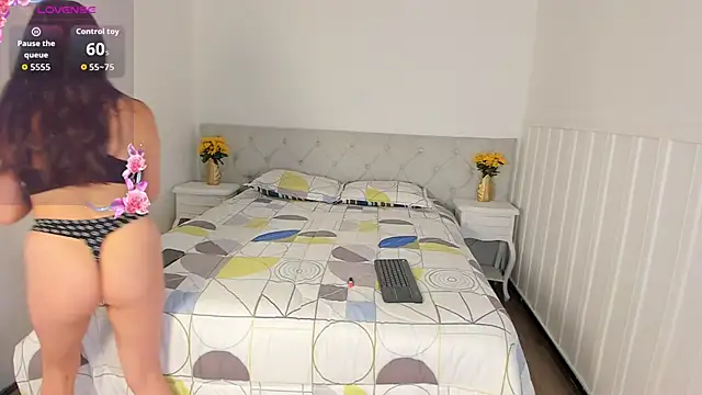 Snapshot of EvaMark_ chatting on April 2026 11:22:02 AM EvaMark online show from April 2026 11:22:02 AM