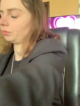 VelvetChloe online show from April 2026 12:00:02 PM