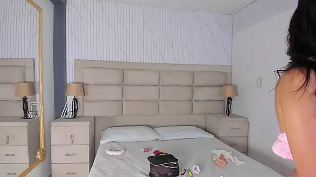 Snapshot of GabyOwenss chatting on April 2026 11:43:01 PM GabyOwenss online show from April 2026 11:43:01 PM