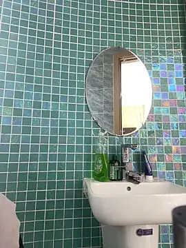 Snapshot of Swee-x1 chatting on March 2026 06:14:01 AM Swee-x1 online show from March 2026 06:14:01 AM