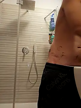 Snapshot of Andreakkkk chatting on April 2026 09:21:02 PM Andreakkkk online show from April 2026 09:21:02 PM