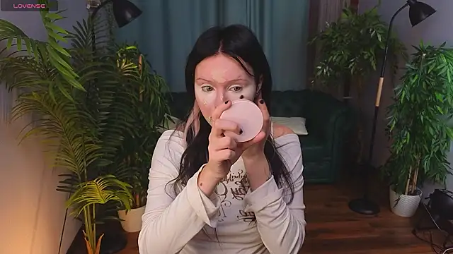 Snapshot of kittenlolla chatting on March 2026 05:12:02 AM kittenlolla online show from March 2026 05:12:02 AM