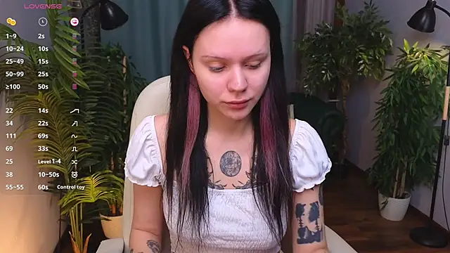 Snapshot of kittenlolla chatting on April 2026 05:38:01 AM kittenlolla online show from April 2026 05:38:01 AM