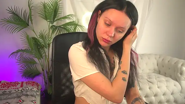 Snapshot of kittenlolla chatting on April 2026 05:38:01 AM kittenlolla online show from April 2026 05:38:01 AM