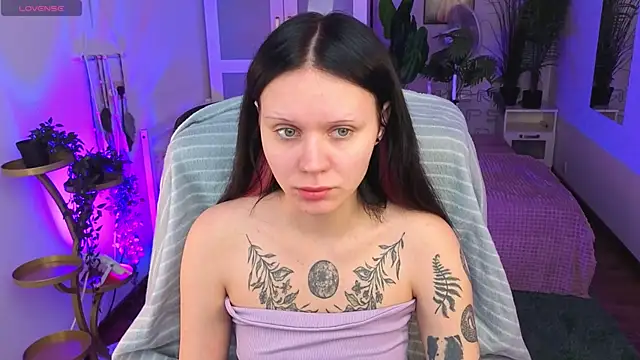 Snapshot of kittenlolla chatting on April 2026 05:44:02 AM kittenlolla online show from April 2026 05:44:02 AM