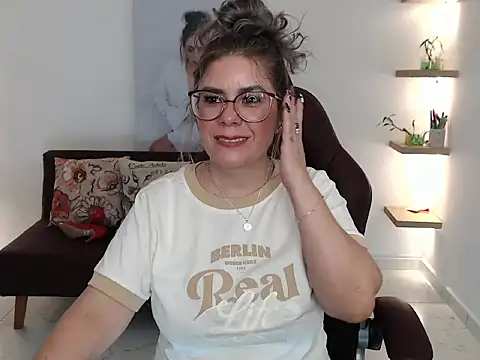 LayahNoir online show from March 2026 07:39:01 PM