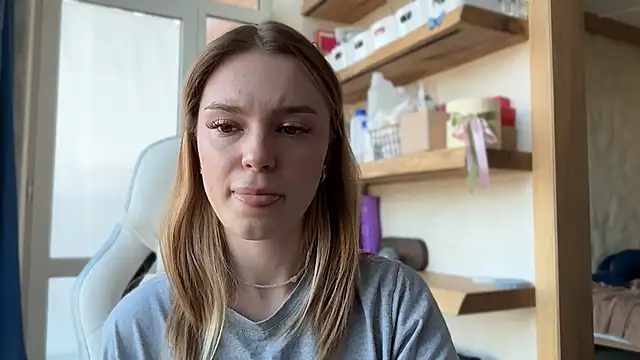 cyberl0ve  online show from April 2026 01:56:02 PM