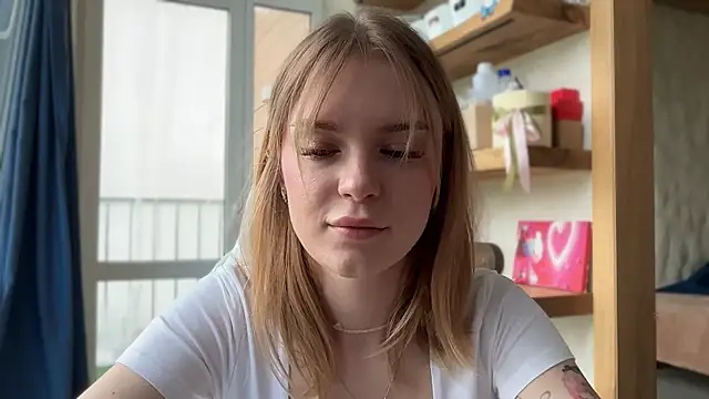 cyberl0ve  online show from May 2026 01:59:01 PM