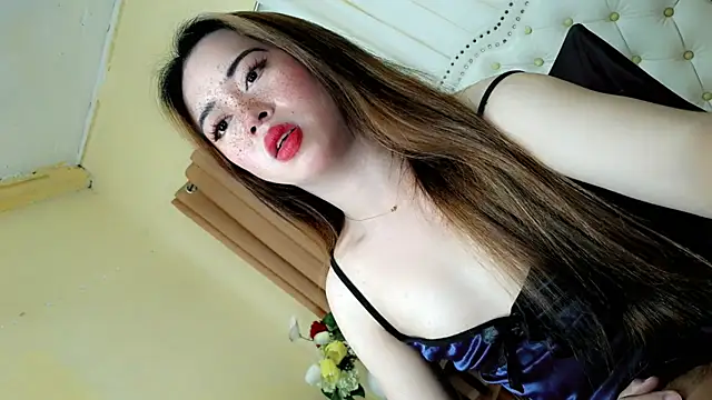Snapshot of Seductive_sophie chatting on April 2026 03:20:01 AM Seductive sophie online show from April 2026 03:20:01 AM