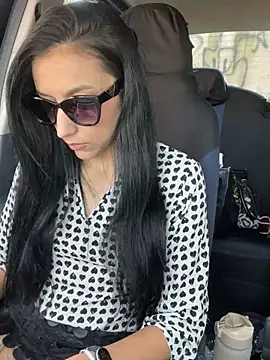 anamaria04 online show from April 2026 01:37:02 PM