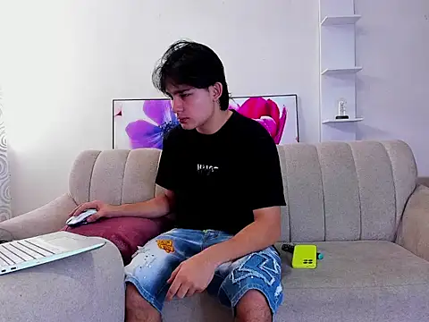 monky 0002 online show from April 2026 02:39:01 PM