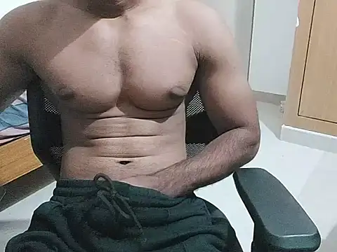Snapshot of kratosTheHunk chatting on June 2026 05:35:02 PM kratosTheHunk online show from June 2026 05:35:02 PM