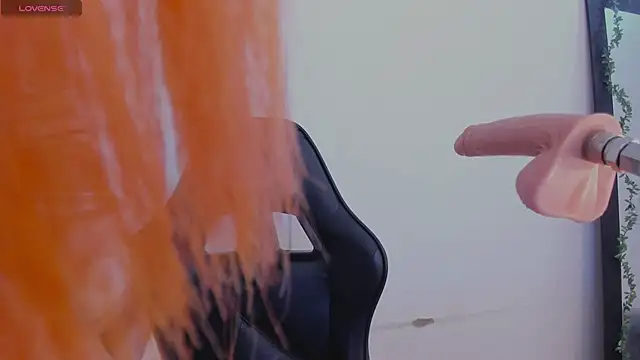 Snapshot of Kloeraize chatting on April 2026 04:12:01 AM Kloeraize online show from April 2026 04:12:01 AM