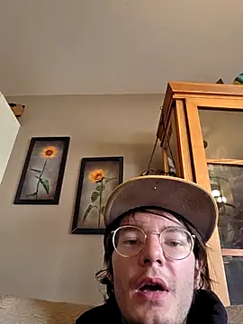 Snapshot of KinkyKittyBoy chatting on April 2026 10:10:02 PM KinkyKittyBoy online show from April 2026 10:10:02 PM